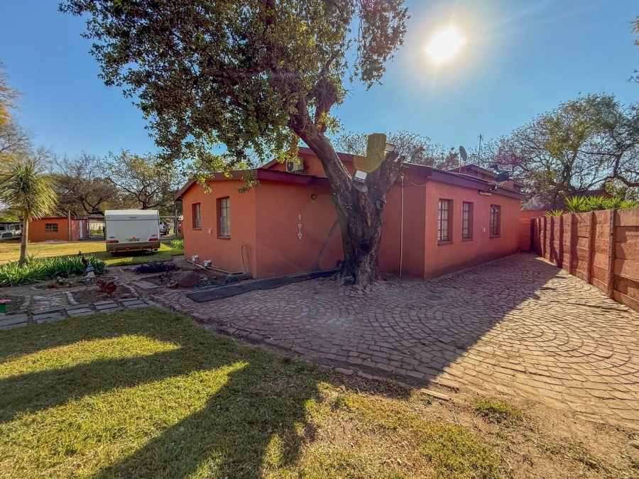 4 Bedroom Property for Sale in De Kroon A H North West